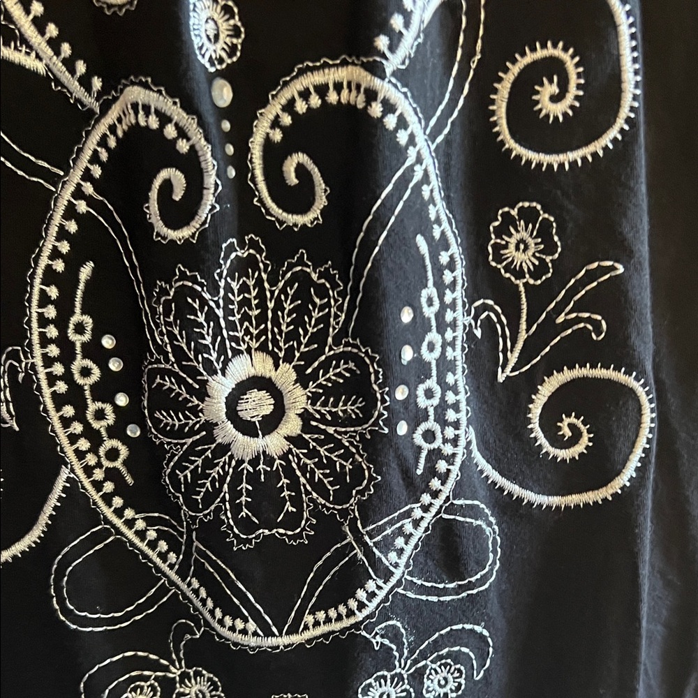 Style & Co Black Peasant Blouse with White Medallion Embroidery - Picture 5 of 5